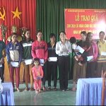 Trao 169 suất quà Tết cho công nhân Cao su Ea H'Leo