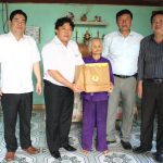 Công đoàn CSVN thăm, tặng quà Mẹ VN Anh hùng
