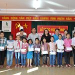 Tạp chí CSVN trao 80 suất học bổng cho con em công nhân