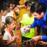 Đoàn Thanh niên VRG tặng 20 suất học bổng cho học sinh Củ Chi