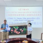 KCN Tân Bình trao Giấy chứng nhận quyền sử dụng đất cho nhà đầu tư