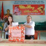 Cao su Chư Păh tặng quà Tết gia đình chính sách