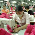 Công nhân cao su khó trụ nổi ở các khu công nghiệp