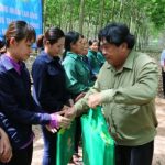 Công đoàn CSVN tặng quà Tháng Công nhân
