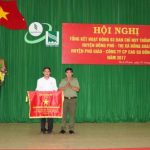 Cao su Đồng Phú đón nhận cờ thi đua của Bộ Công an