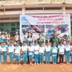 Công ty 75: Tặng 50 suất quà cho học sinh nghèo vượt khó