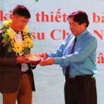 Tuyên dương 100 CNVCLĐ xuất sắc cao su miền núi phía Bắc