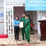 Khối thi đua miền Đông Nam Bộ 1 trao nhà Đại đoàn kết