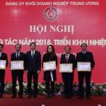 Đảng bộ VRG nhận bằng khen xuất sắc của Đảng ủy khối DNTW