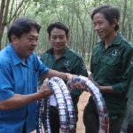 Nhiều phần quà ý nghĩa mùa nước rút