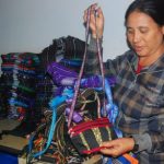 Người “giữ lửa cho dệt thổ cẩm Glar
