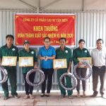 Cao su Tân Biên: Khen thưởng 4 công nhân hoàn thành kế hoạch năm