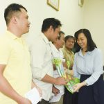 Trao quà cho công nhân Cơ khí Cao su