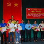 Cao su Chư Prông khen thưởng thợ giỏi và công bố hoàn thành sản lượng