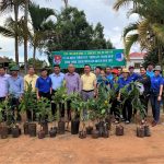 Đoàn Thanh niên Cao su Chư Păh ra quân thực hiện công trình Thanh niên
