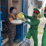 Nghĩa tình quân dân những ngày giãn cách