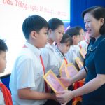 Cao su Dầu Tiếng khen thưởng khuyến tài khuyến học