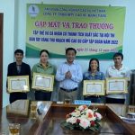 Cao su Mang Yang khen thưởng đoàn thợ giỏi