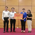 VRG trao tặng 300 triệu đồng xây dựng nhà tình nghĩa cho tỉnh Lào Cai