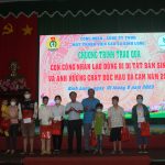 Công đoàn Cao su Bình Long: Trao 49 phần quà cho con công nhân lao động