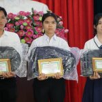 Vươn lên từ cánh rừng cao su 