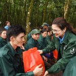Nữ cán bộ Công đoàn tận tâm, hết lòng vì công nhân lao động
