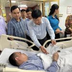 Công đoàn Cao su Việt Nam hỗ trợ công nhân ngành than bị tai nạn do cháy khí mê-tan